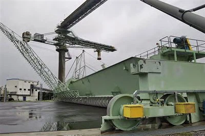 Stohovač na papierový materiál